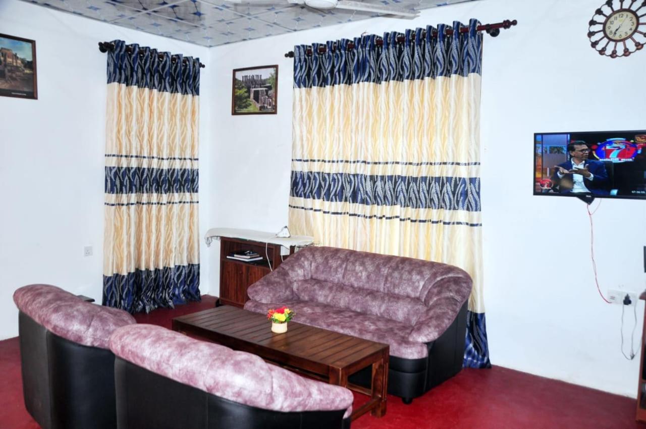Impress Holiday Home Anuradhapura Luaran gambar